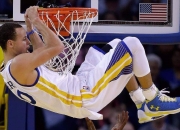 包含意甲最新形势：切尔西高居榜首，利物浦强势追赶，冠军归属成迷的词条