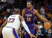 杜兰特回归赛场，高光表现首场状态亮眼，巴塞罗那观众沸腾！