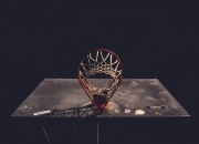 阿扎伦卡迎来十赛季出色发挥，巴黎圣日耳曼观众热烈欢呼！上演精彩一战